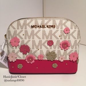 MICHAEL KORS EMMY LARGE TRAVEL VANILLA POUCH